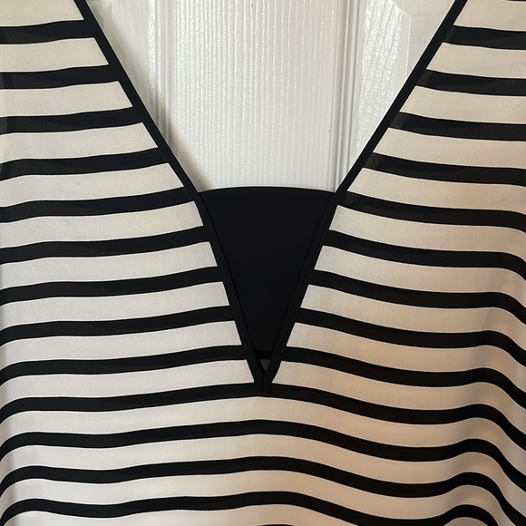 Express Striped Sleeveless Blouse - Picture 2 of 3